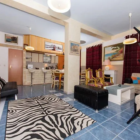 Stil - Two Bedroom With Terrace And Sea View Premium Traù